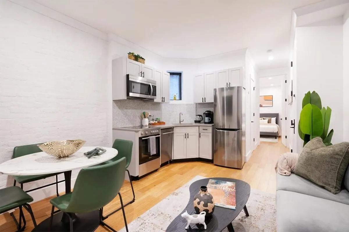 Contatos de 1288-3Rs New Renovated 2 Bedrooms